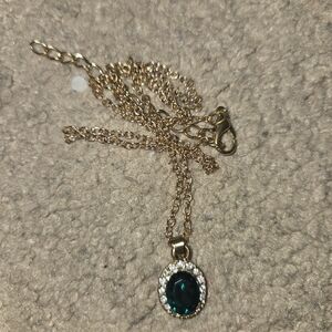 Elegant Green Pendant Necklace